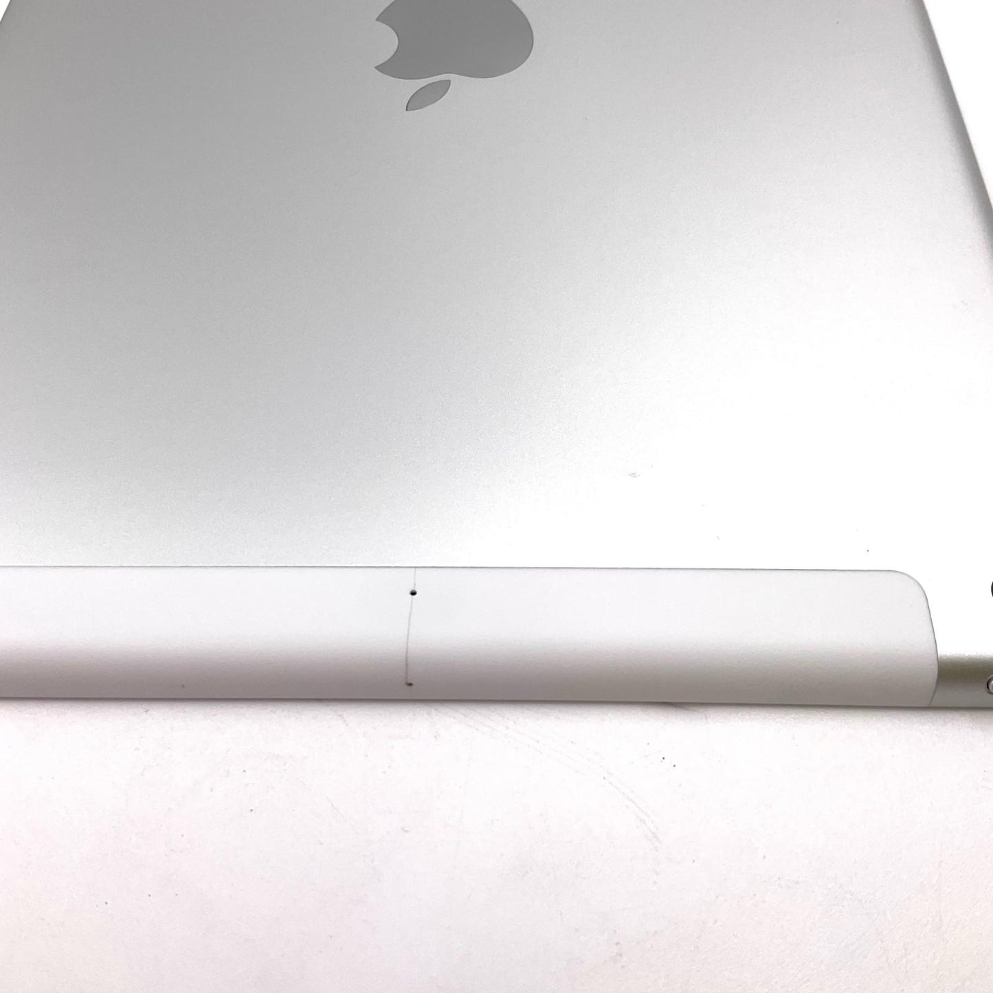 【全額返金保証】【最速発送】Apple iPad iPad 10.2インチ 第8世代 128GB シルバー WiFi+Cellular au 白ロム 美品 動作確認済