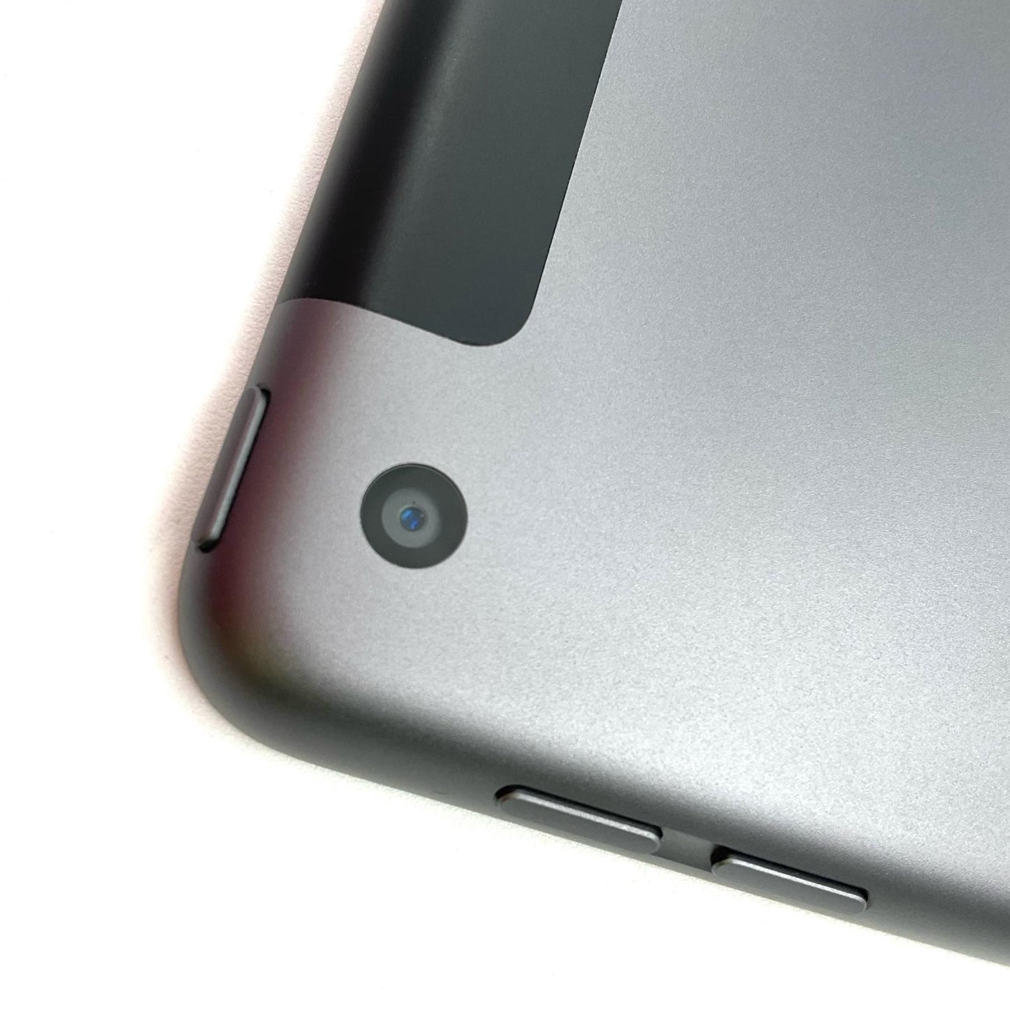 【全額返金保証】【最速発送】Apple iPad iPad 10.2インチ 第8世代 128GB スペースグレイ WiFi+Cellular au 白ロム 動作確認済