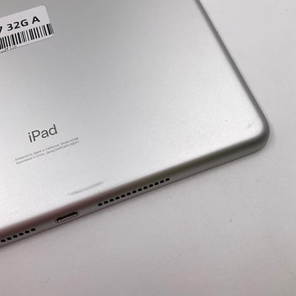 【全額返金保証】【最速発送】Apple iPad iPad 10.2インチ 第7世代 32GB シルバー WiFi+Cellular au 白ロム 動作確認済