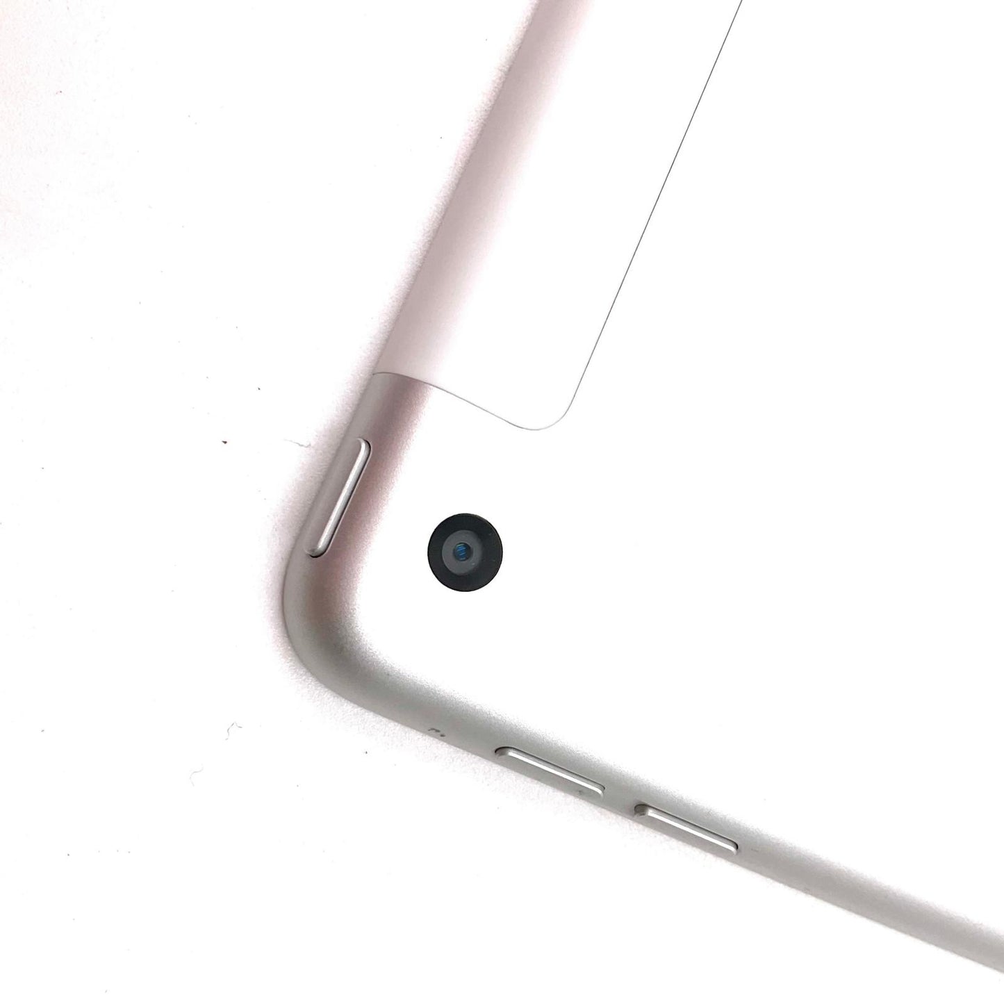 【全額返金保証】【最速発送】Apple iPad iPad 10.2インチ 第7世代 32GB シルバー WiFi+Cellular au 白ロム 動作確認済