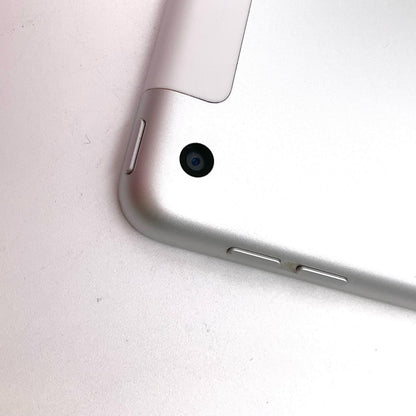 【全額返金保証】【最速発送】Apple iPad iPad 10.2インチ 第7世代 32GB シルバー WiFi+Cellular au 白ロム 動作確認済