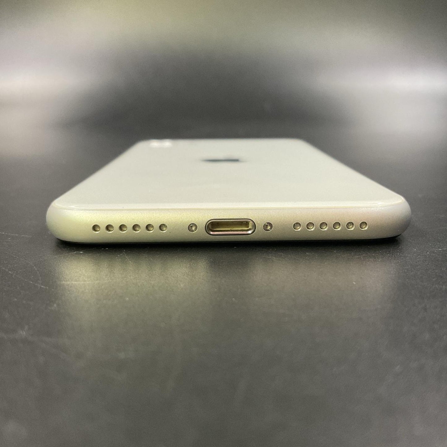 【全額返金保証】【最速発送】Apple iPhone iPhone SE（第2世代） 128GB ホワイト SIMフリー 動作確認済 100%