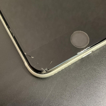 【最速発送】Apple iPhone iPhone SE（第2世代） 256GB  au 白ロム【難有】 73%
