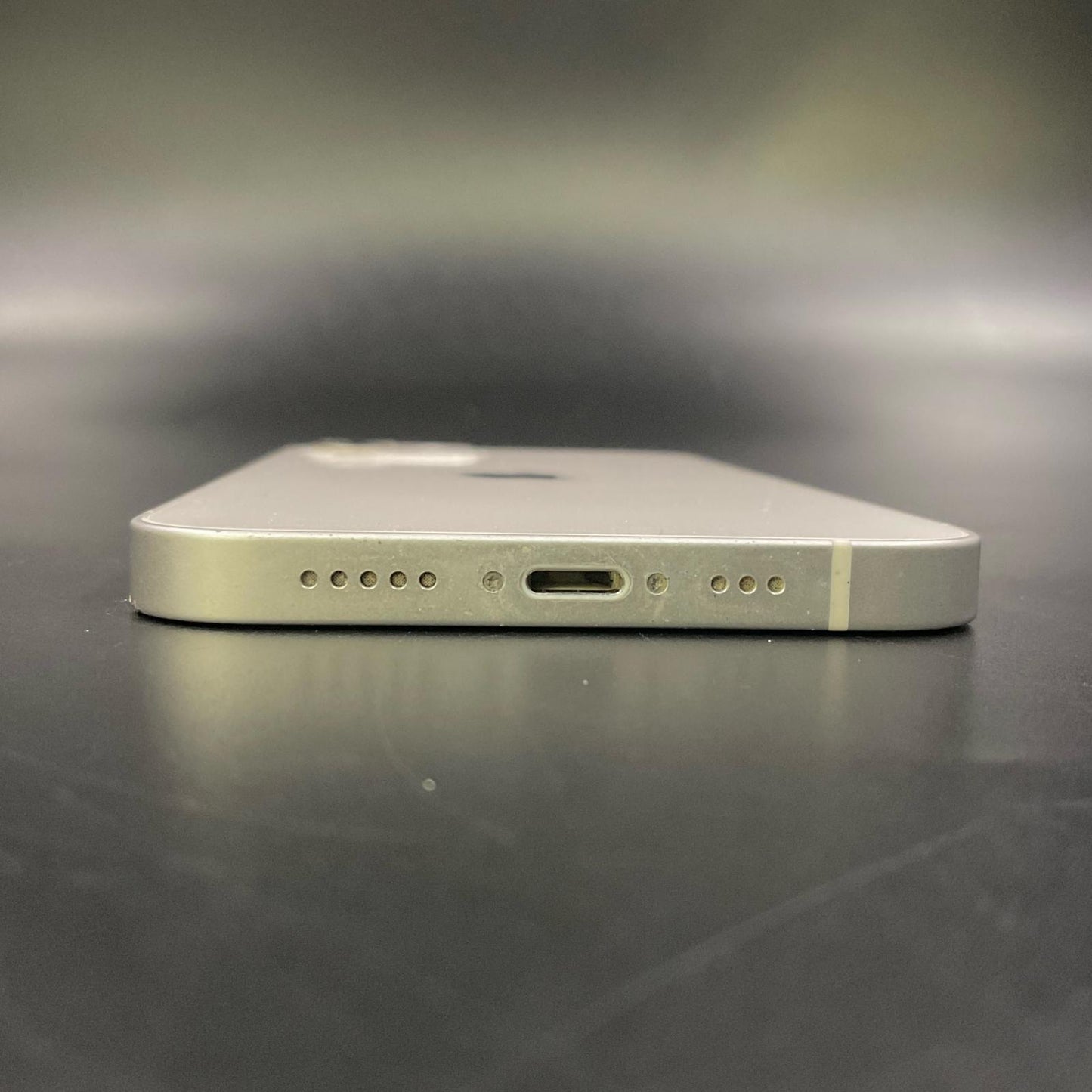 【全額返金保証】【最速発送】Apple iPhone iPhone 12 64GB ホワイト au 白ロム 動作確認済 76%