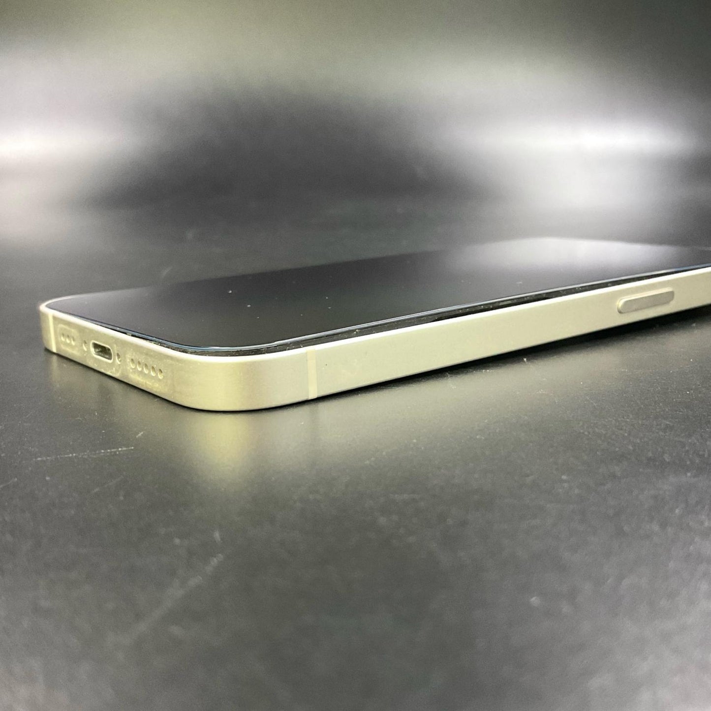 【最速発送】Apple iPhone iPhone 13 256GB スターライト Softbank【難有】 52%