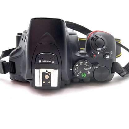 【全額返金保証】【最速発送】Nikon デジタル一眼 D5600 ボディ ブラック 動作確認済