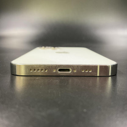 【全額返金保証】【最速発送】Apple iPhone iPhone 12 Pro 128GB シルバー docomo 白ロム 動作確認済 83%