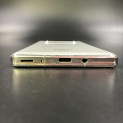【最速発送】SHARP AQUOS R6 128GB ホワイト docomo SH-51B 白ロム【難有】