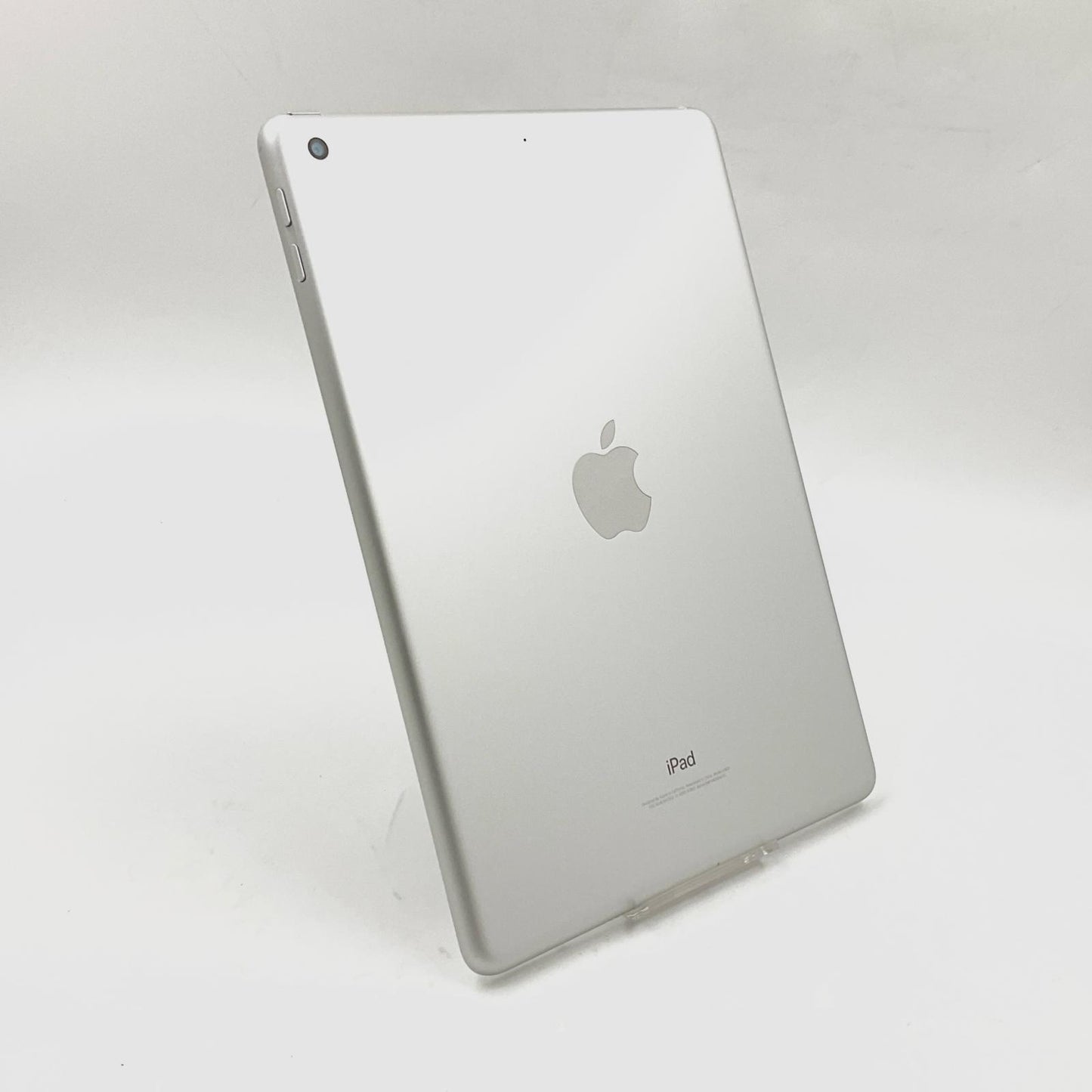 【全額返金保証】【最速発送】Apple iPad iPad 9.7インチ 第5世代 32GB シルバー Wi-Fi 動作確認済