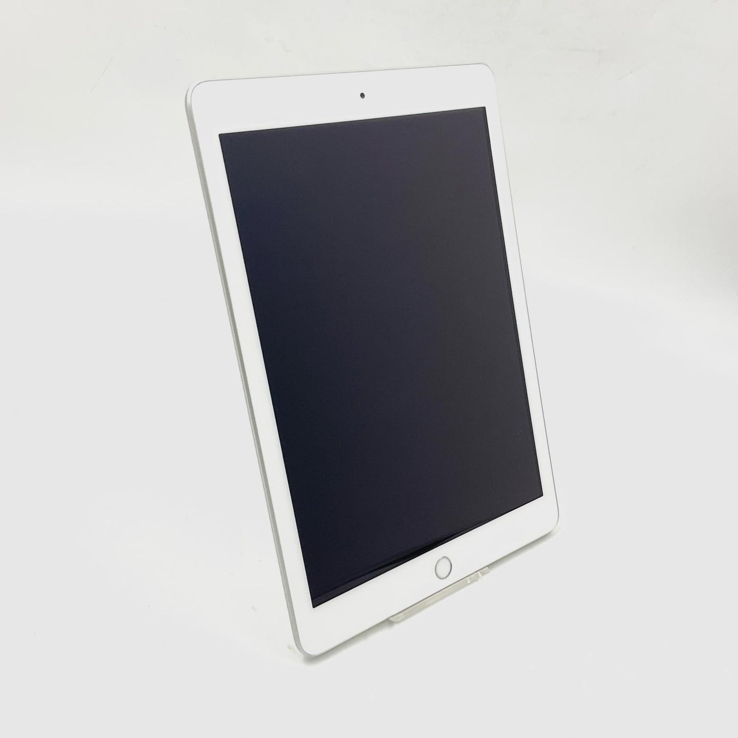 【全額返金保証】【最速発送】Apple iPad iPad 9.7インチ 第5世代 32GB シルバー Wi-Fi 動作確認済