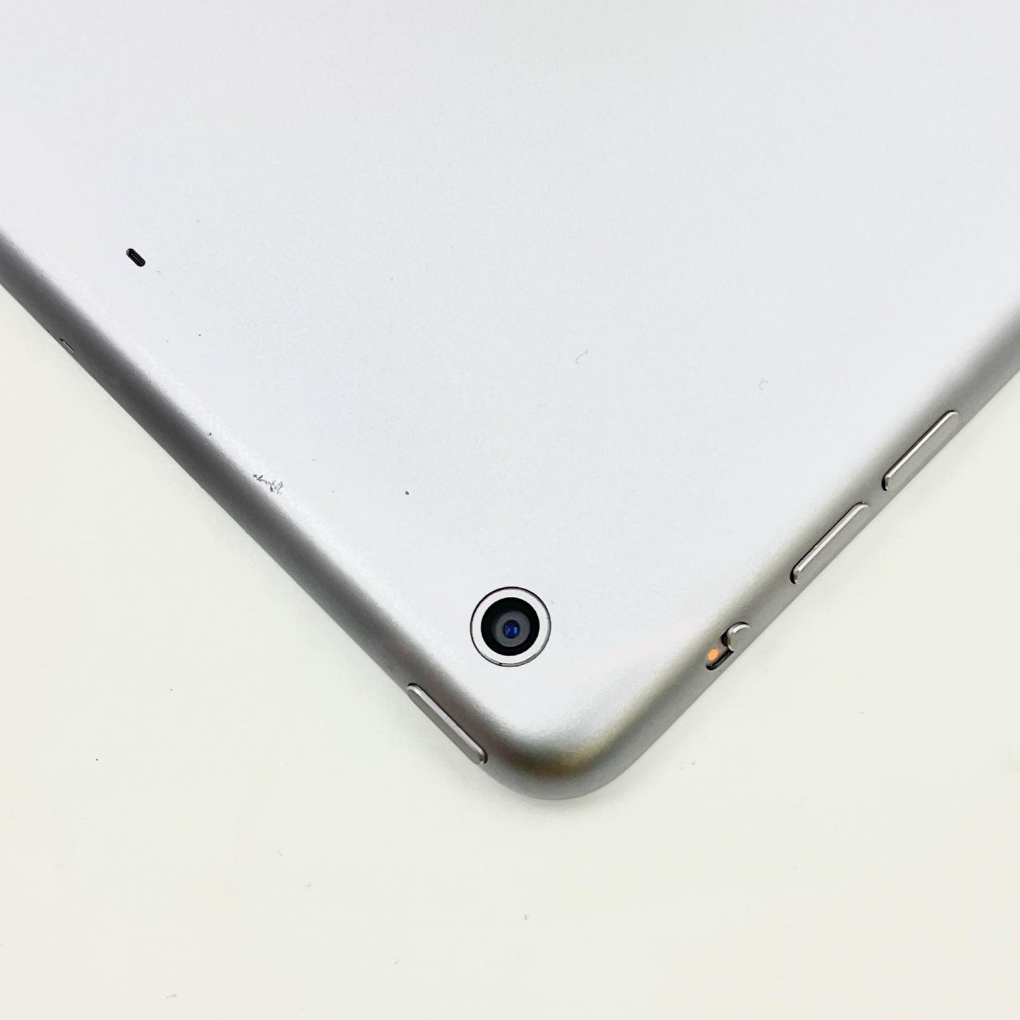 【全額返金保証】【最速発送】Apple iPad mini 7.9インチ 第2世代 32GB シルバー Wi-Fi 動作確認済