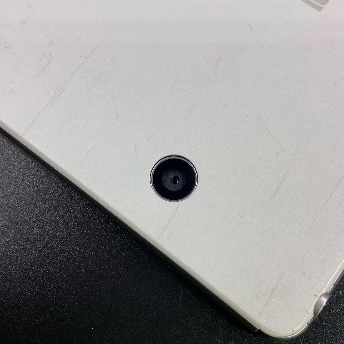 【全額返金保証】【最速発送】Sony Xperia Z4 Tablet 10.1インチ 32GB docomo 白ロム 動作確認済