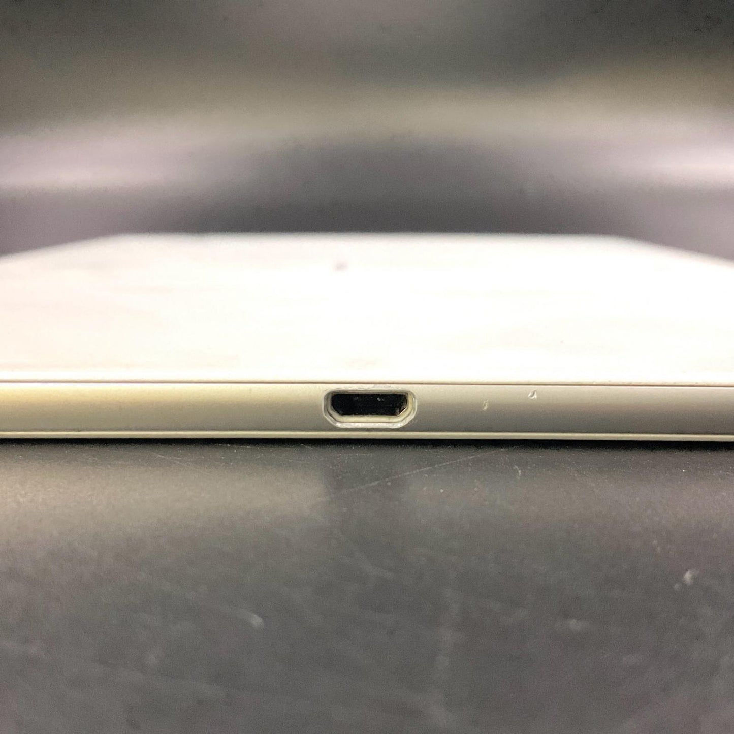 【全額返金保証】【最速発送】Sony Xperia Z4 Tablet 10.1インチ 32GB docomo 白ロム 動作確認済