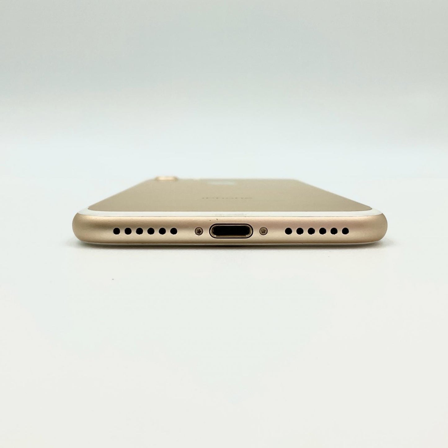 【全額返金保証】【最速発送】Apple iPhone iPhone 7 128GB ゴールド docomo 白ロム 動作確認済 79%