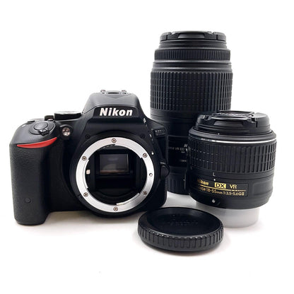 【全額返金保証】【最速発送】Nikon デジタル一眼 D5500 ダブルズームキット ブラック 美品 動作確認済