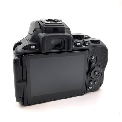 【全額返金保証】【最速発送】Nikon デジタル一眼 D5500 ダブルズームキット ブラック 美品 動作確認済