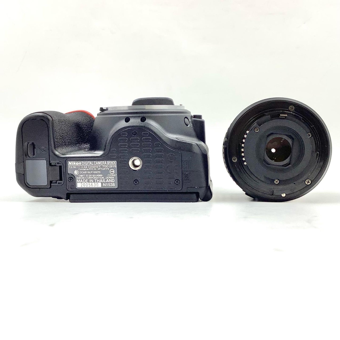 【全額返金保証】【最速発送】Nikon デジタル一眼 D5600 18-55 VR レンズキット ブラック 美品 動作確認済