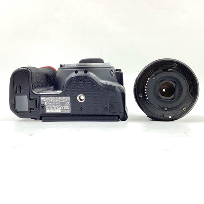 【全額返金保証】【最速発送】Nikon デジタル一眼 D5600 18-55 VR レンズキット ブラック 美品 動作確認済