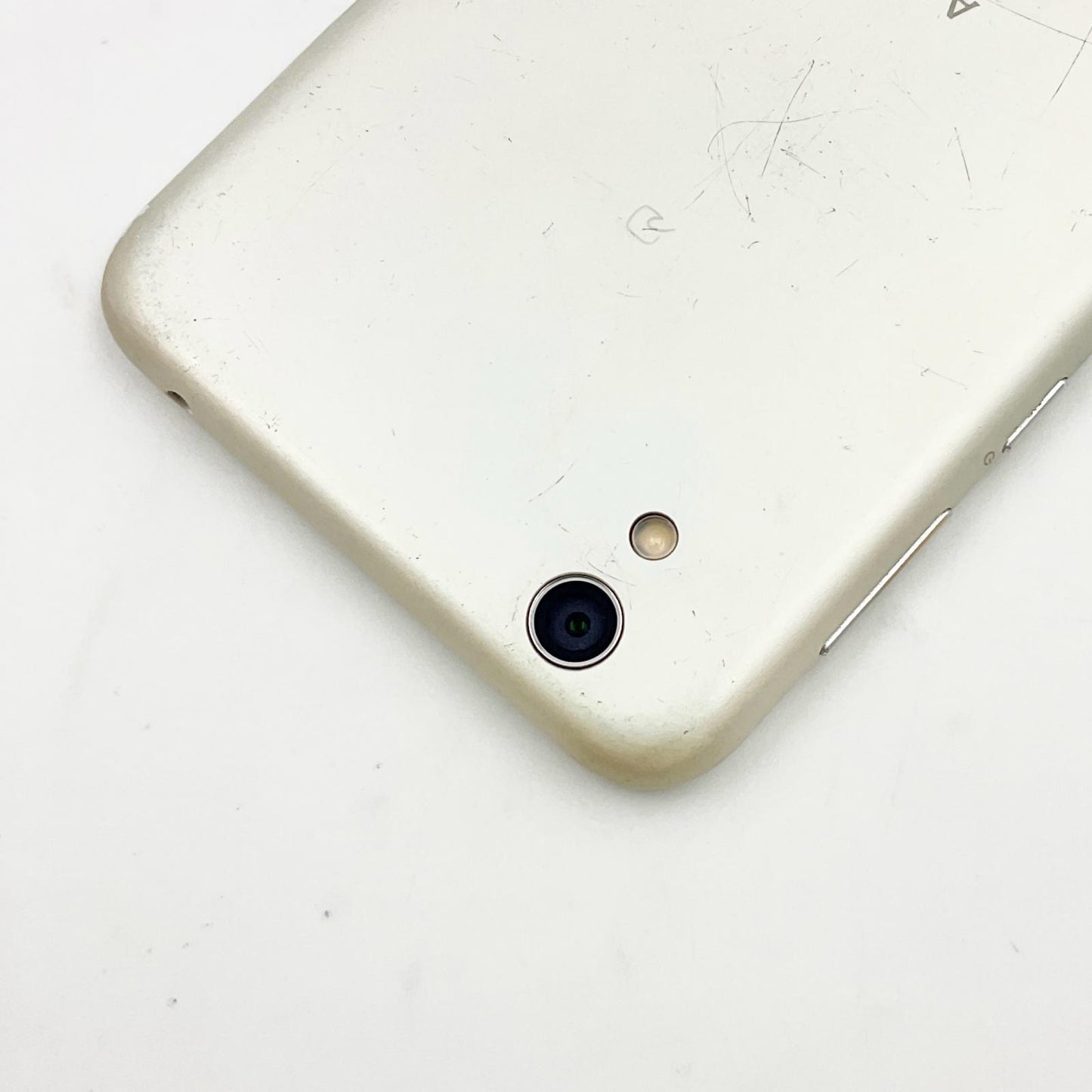 【全額返金保証】【最速発送】SHARP AQUOS sense 32GB シルキーホワイト au SHV40-u 動作確認済