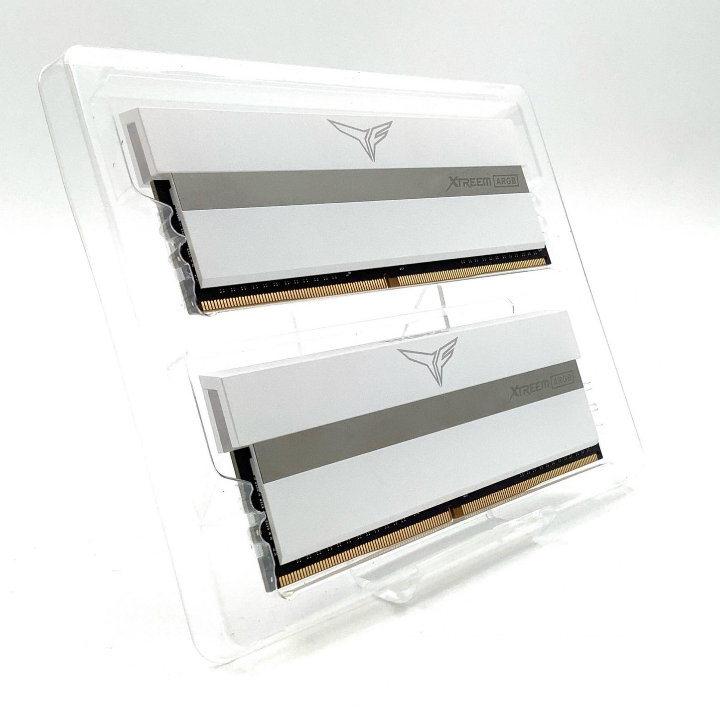 【全額返金保証】【最速発送】TEAMGROUP メモリ T-Force XTREEM ARGB DDR 16GB (8x2GB) 3200MHzホワイト TF13D48G3200HC16CBK 美品 動作確認済