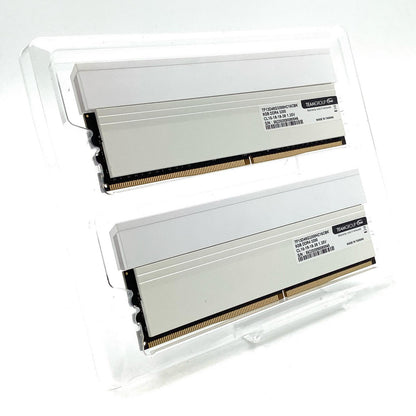 【全額返金保証】【最速発送】TEAMGROUP メモリ T-Force XTREEM ARGB DDR 16GB (8x2GB) 3200MHzホワイト TF13D48G3200HC16CBK 美品 動作確認済