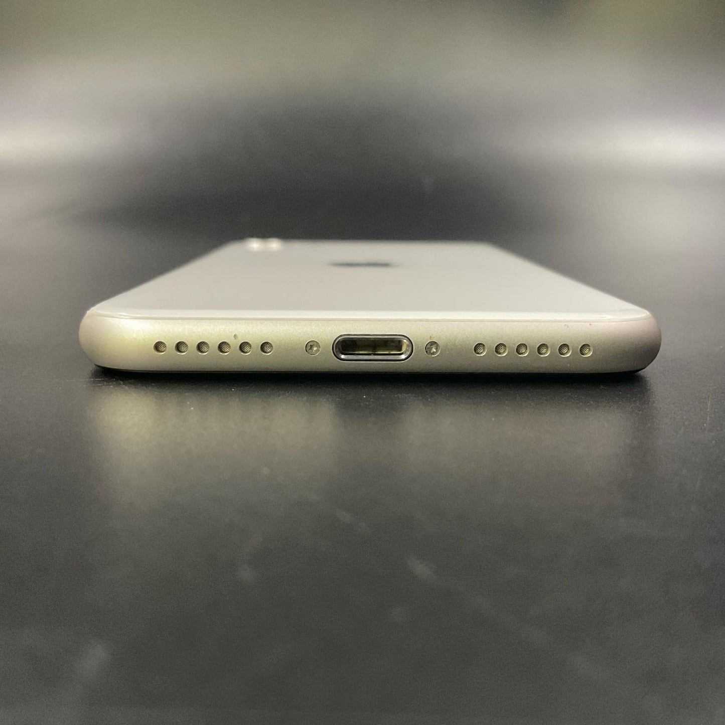 【全額返金保証】【最速発送】Apple iPhone iPhone SE（第3世代） 128GB スターライト SIMフリー 動作確認済 83%