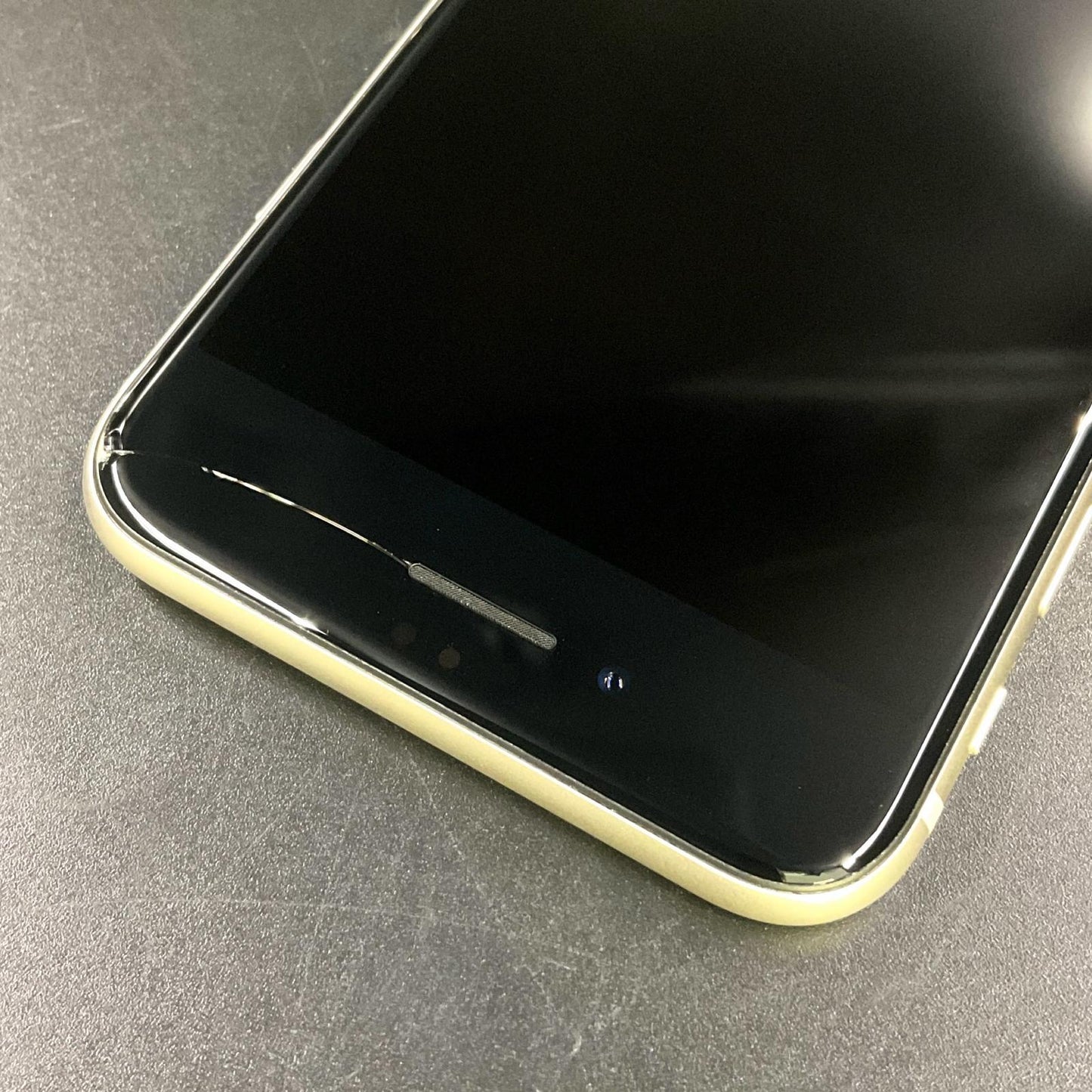 【全額返金保証】【最速発送】Apple iPhone iPhone SE（第3世代） 128GB スターライト SIMフリー 動作確認済 83%