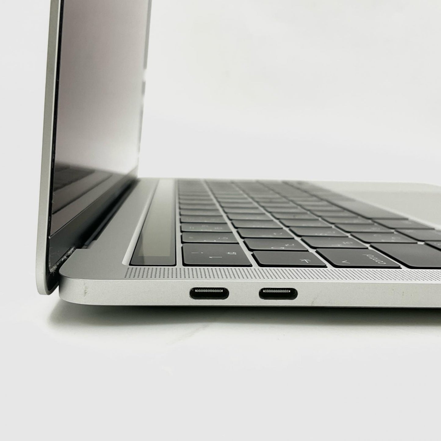 【最速発送】Apple MacBook Pro 13.3インチ 2018 2.3 GHz クアッドコア　Intel Core i5 16GB SSD 256GB シルバー 76.6%【難有】