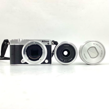 【全額返金保証】【最速発送】Nikon デジタル一眼 Nikon 1 J5 ダブルレンズキット シルバー 動作確認済