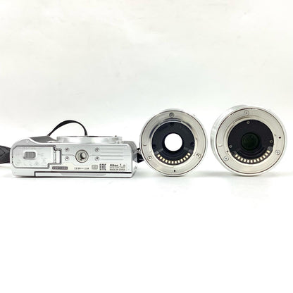 【全額返金保証】【最速発送】Nikon デジタル一眼 Nikon 1 J5 ダブルレンズキット シルバー 動作確認済