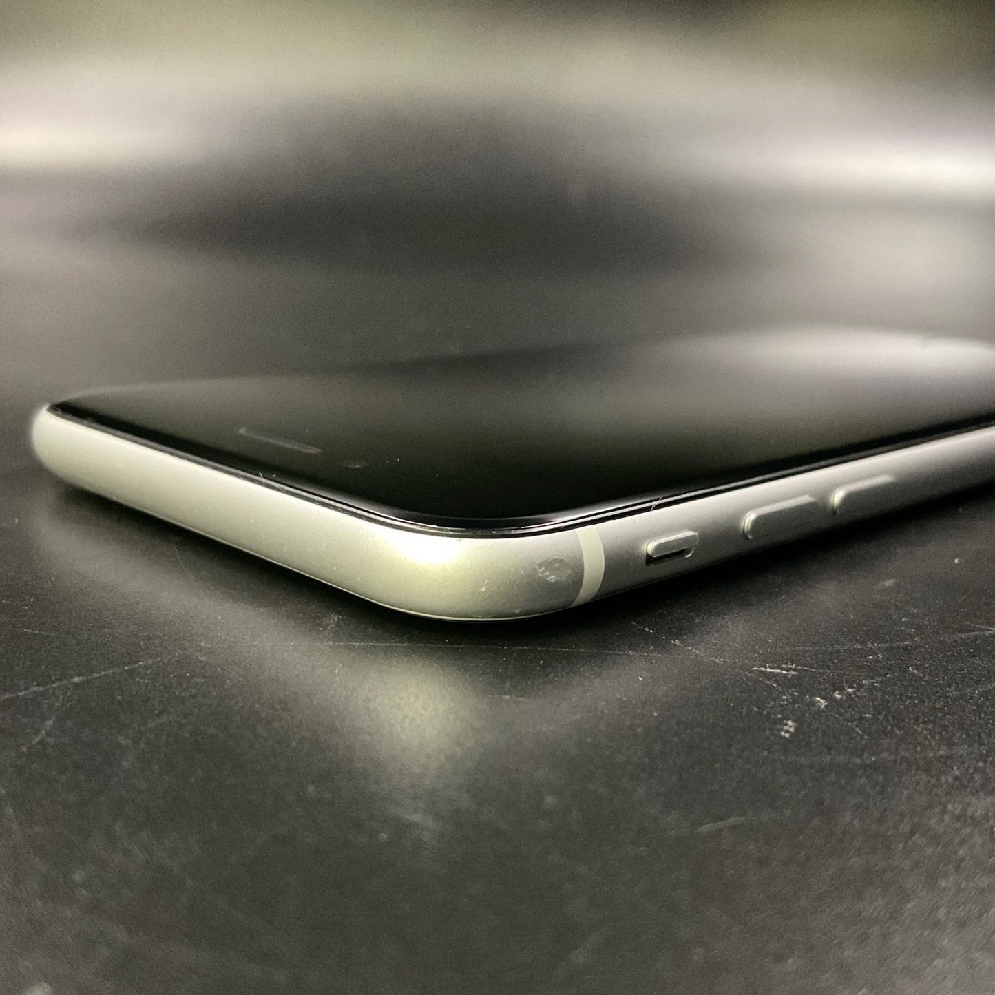 【全額返金保証】【最速発送】Apple iPhone iPhone SE（第2世代） 128GB ホワイト docomo 白ロム 動作確認済 100%