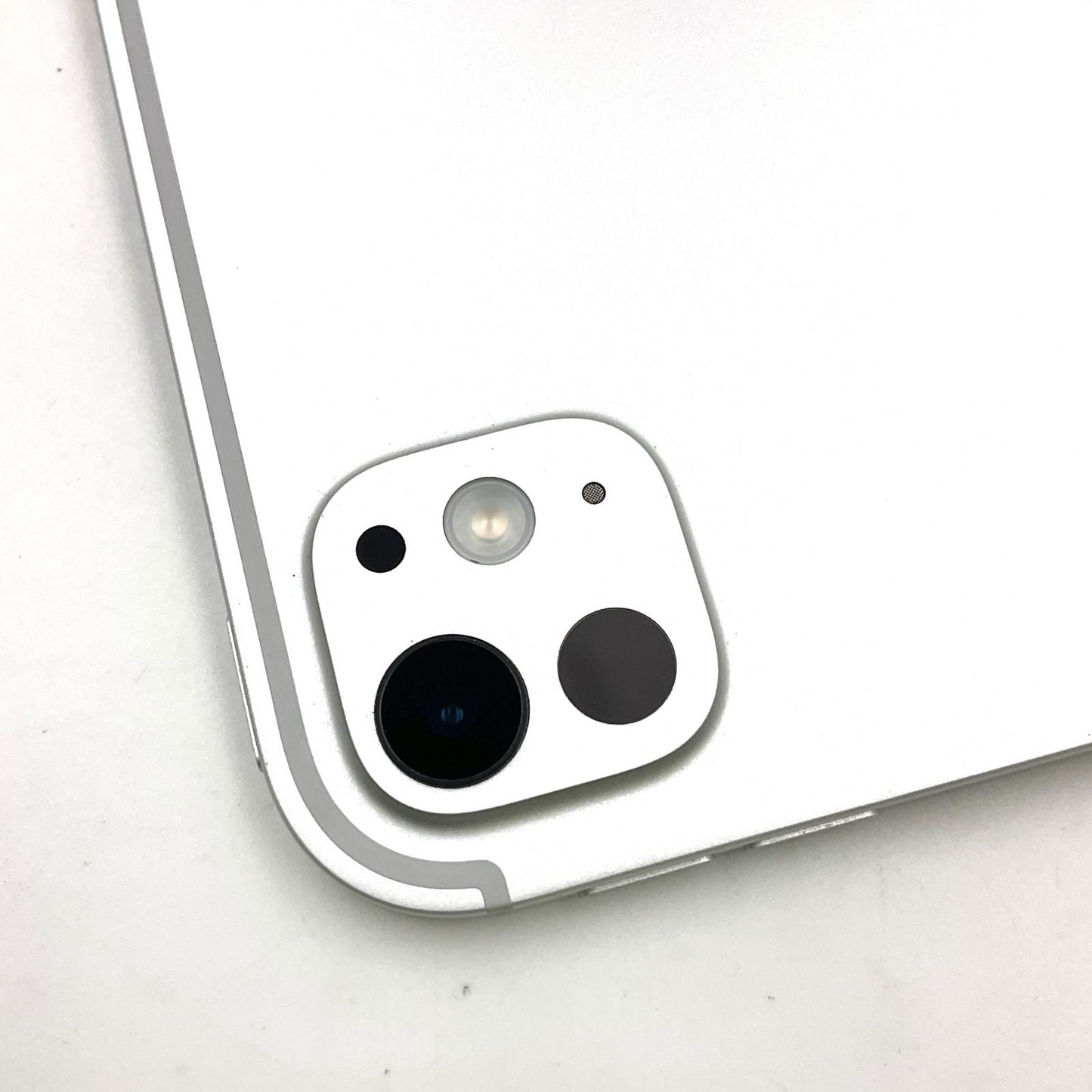 【全額返金保証】【最速発送】Apple iPad Pro 11インチ 第7世代 256GB シルバー Wi-Fi 動作確認済