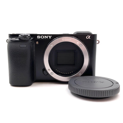 【全額返金保証】【最速発送】Sony デジタル一眼 α6000 ILCE-6000 ボディ ブラック 動作確認済
