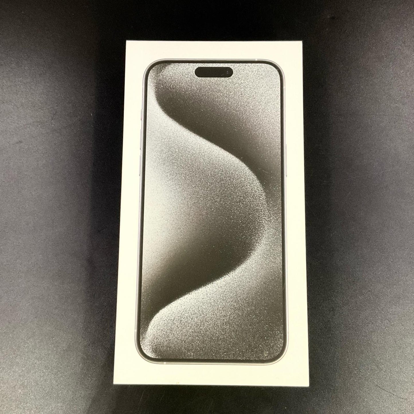 【全額返金保証】【最速発送】Apple iPhone iPhone Pro Max 15 Pro Max 1TB ホワイトチタニウム au 動作確認済 81%