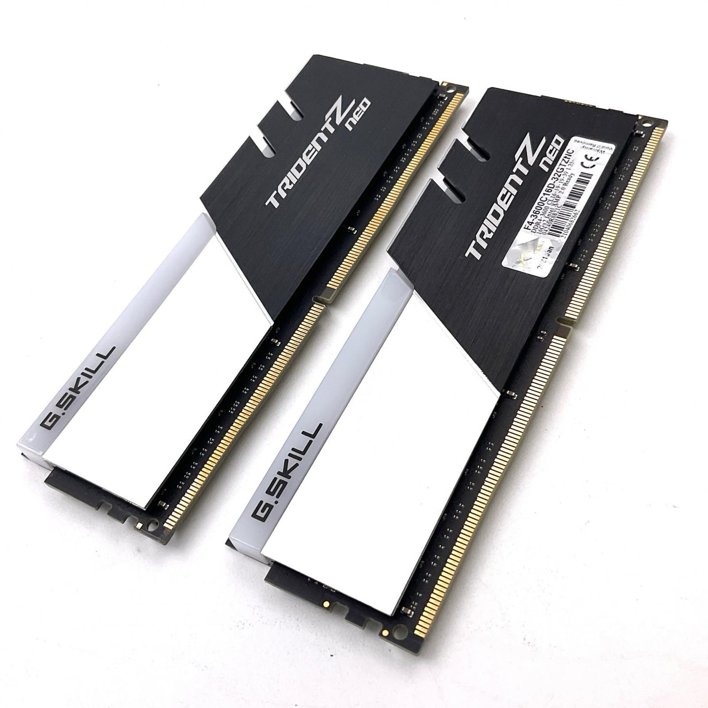 【全額返金保証】【最速発送】G.Skill メモリ DDR4 PC4-28800 16GB 2枚組 F4-3600C16D-32GTZNC  美品 動作確認済