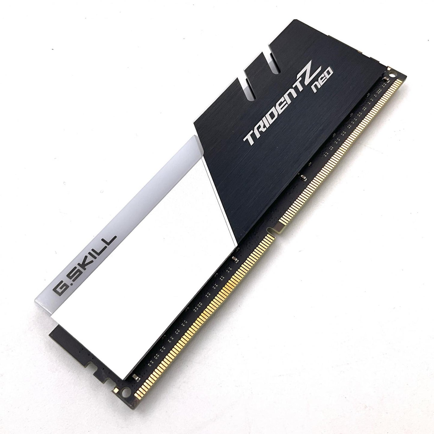 【全額返金保証】【最速発送】G.Skill メモリ DDR4 PC4-28800 16GB 2枚組 F4-3600C16D-32GTZNC  美品 動作確認済