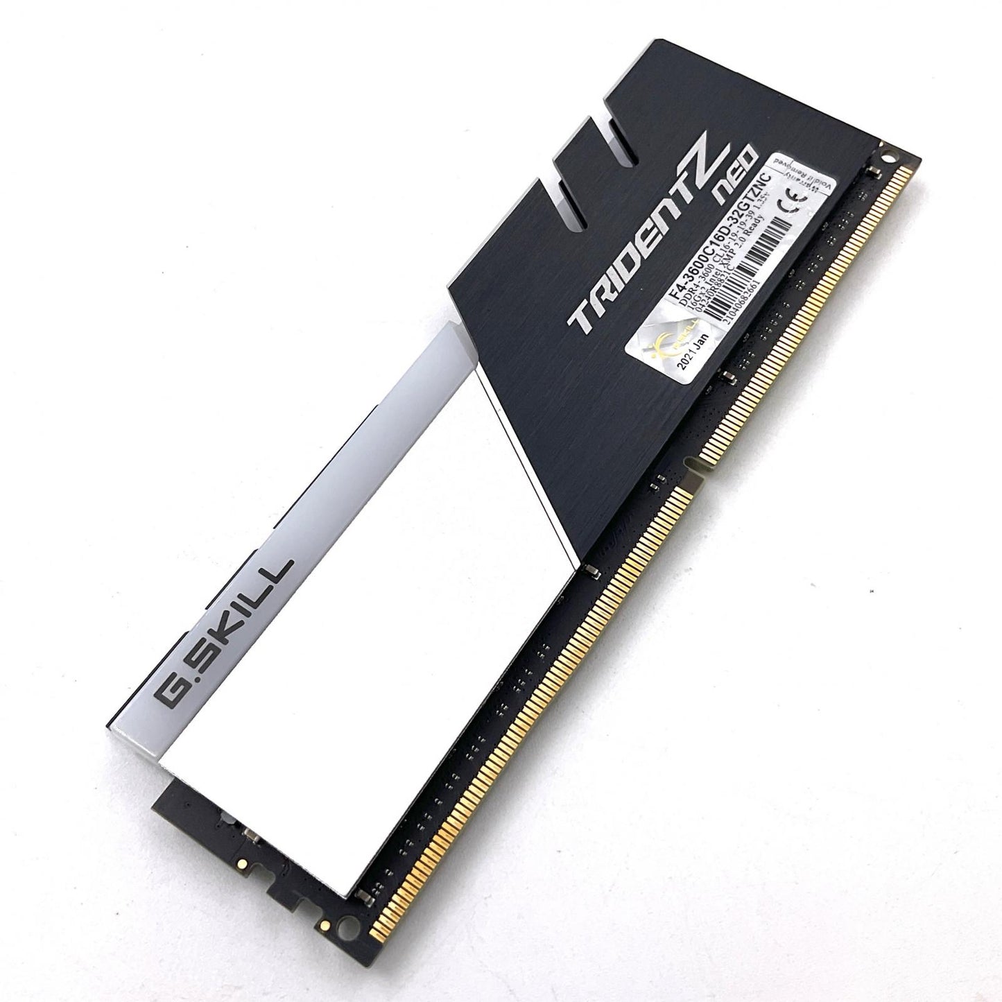 【全額返金保証】【最速発送】G.Skill メモリ DDR4 PC4-28800 16GB 2枚組 F4-3600C16D-32GTZNC  美品 動作確認済