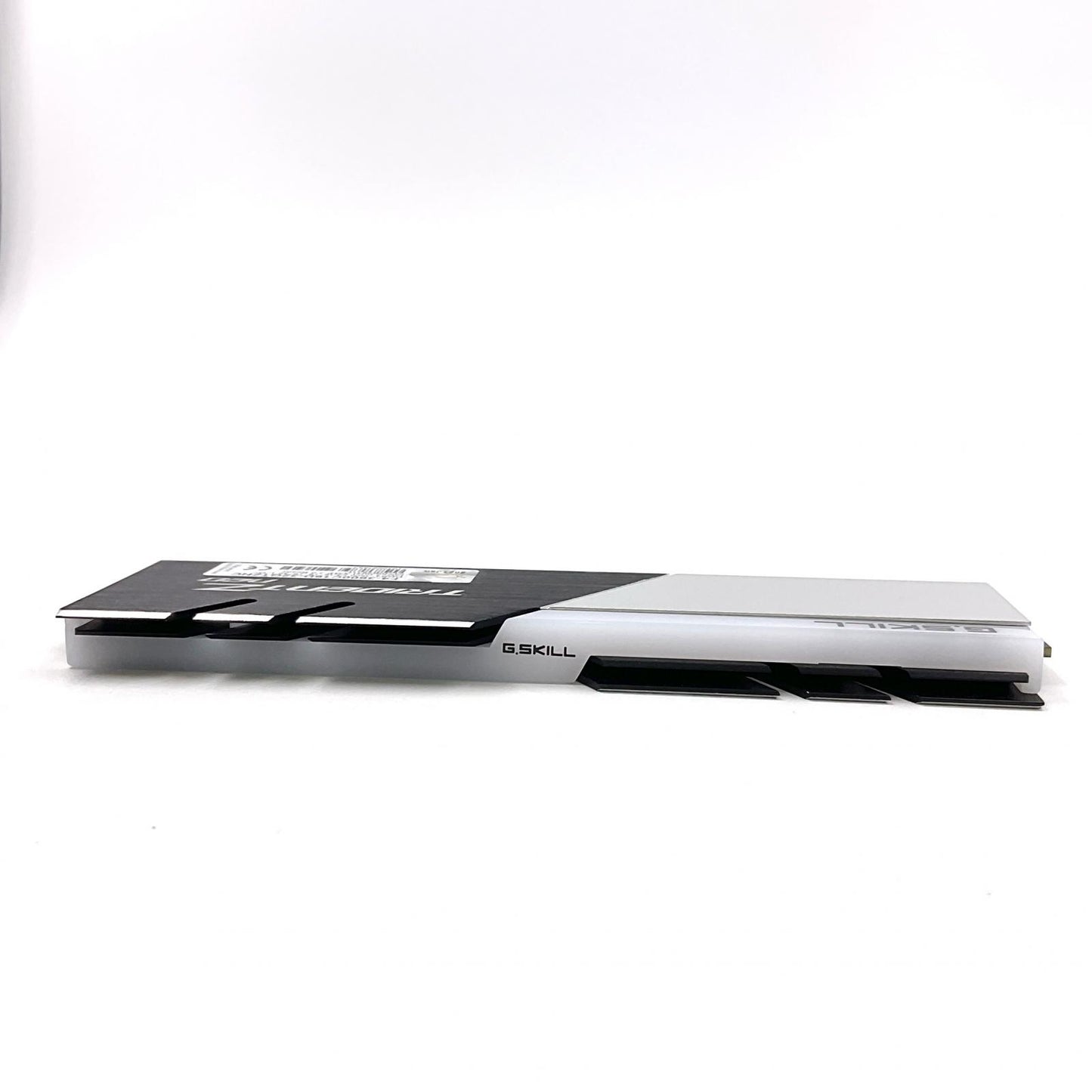 【全額返金保証】【最速発送】G.Skill メモリ DDR4 PC4-28800 16GB 2枚組 F4-3600C16D-32GTZNC  美品 動作確認済