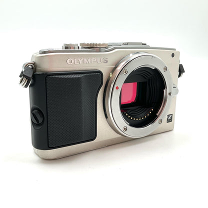 【全額返金保証】【最速発送】OLYMPUS デジタル一眼 PEN Lite E-PL5 ボディ シルバー 動作確認済