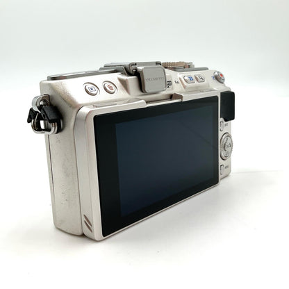 【全額返金保証】【最速発送】OLYMPUS デジタル一眼 PEN Lite E-PL5 ボディ シルバー 動作確認済