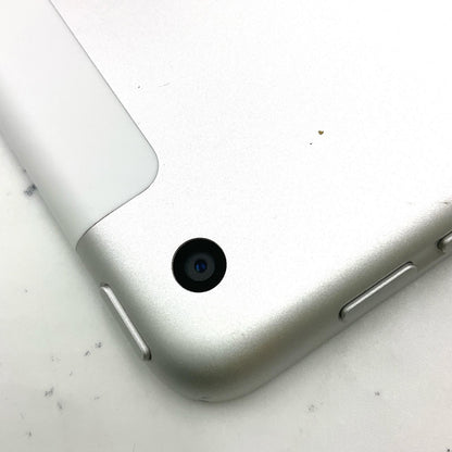 【全額返金保証】【最速発送】Apple iPad iPad 10.2インチ 第9世代 64GB シルバー WiFi+Cellular au 白ロム 動作確認済