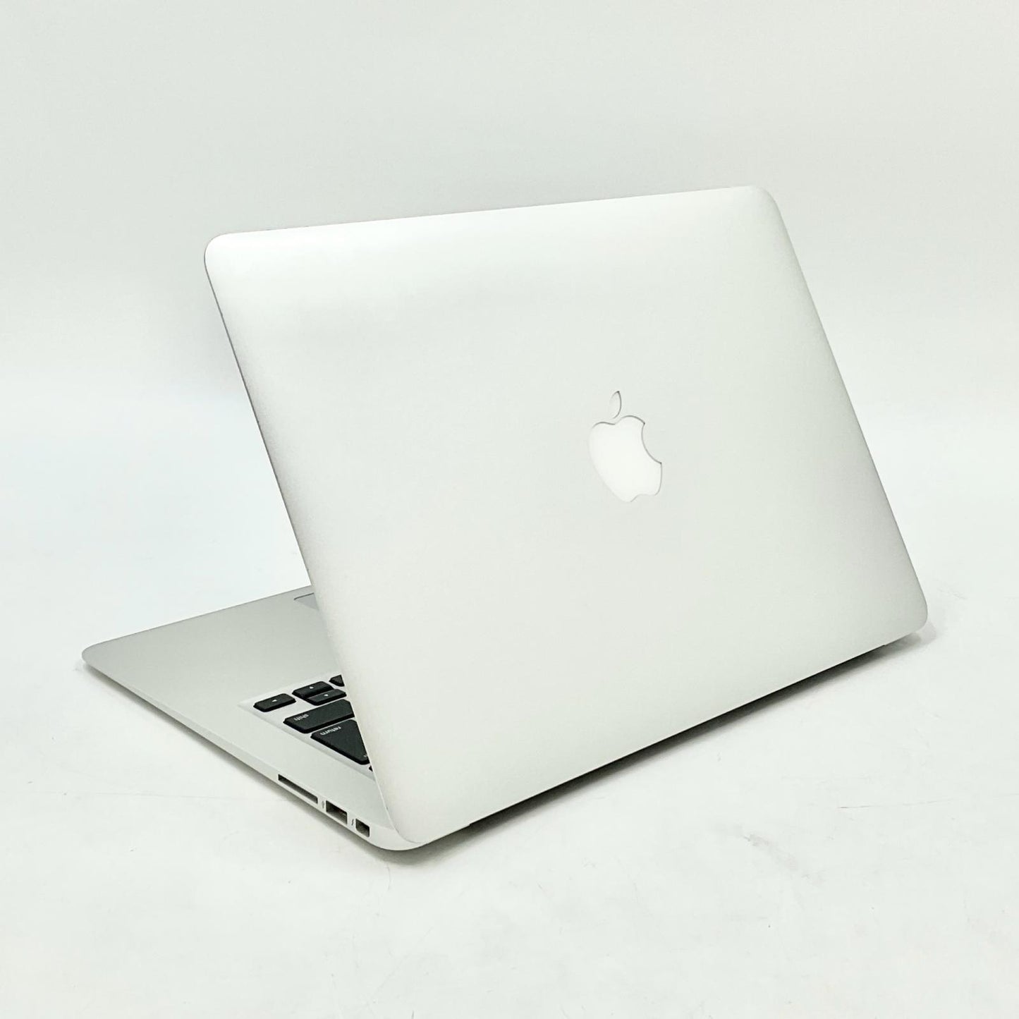 【全額返金保証】【最速発送】Apple MacBook Air 13.3インチ 2017 1.8GHz Intel Core i5 8GB SSD 128GB シルバー 動作確認済
