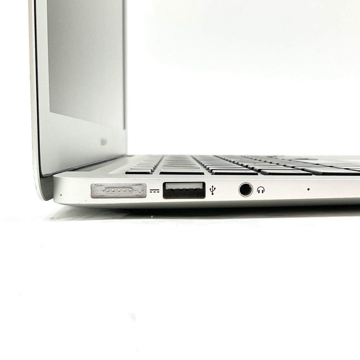 【全額返金保証】【最速発送】Apple MacBook Air 13.3インチ 2017 1.8GHz Intel Core i5 8GB SSD 128GB シルバー 動作確認済