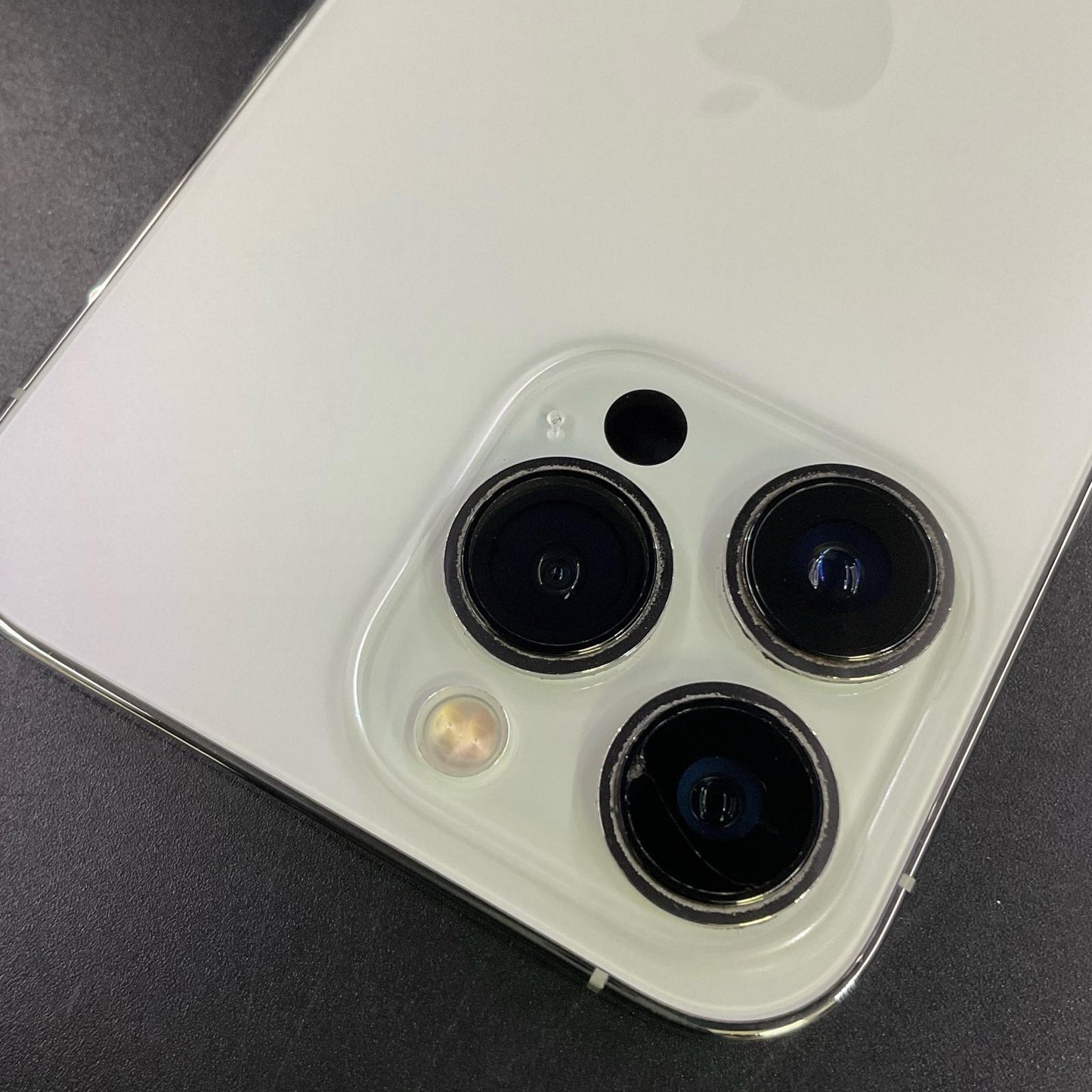 【全額返金保証】【最速発送】Apple iPhone iPhone 13 Pro 256GB シルバー SIMフリー 白ロム 動作確認済 83%