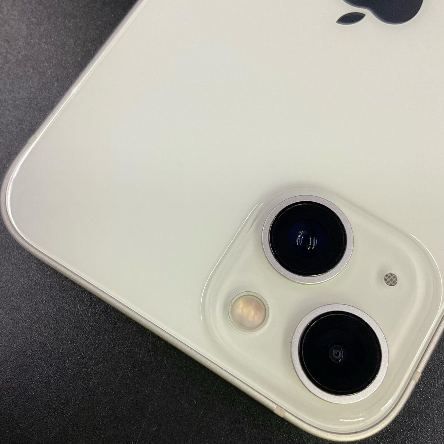 【全額返金保証】【最速発送】Apple iPhone iPhone 13 256GB スターライト au 白ロム 美品 動作確認済 100%