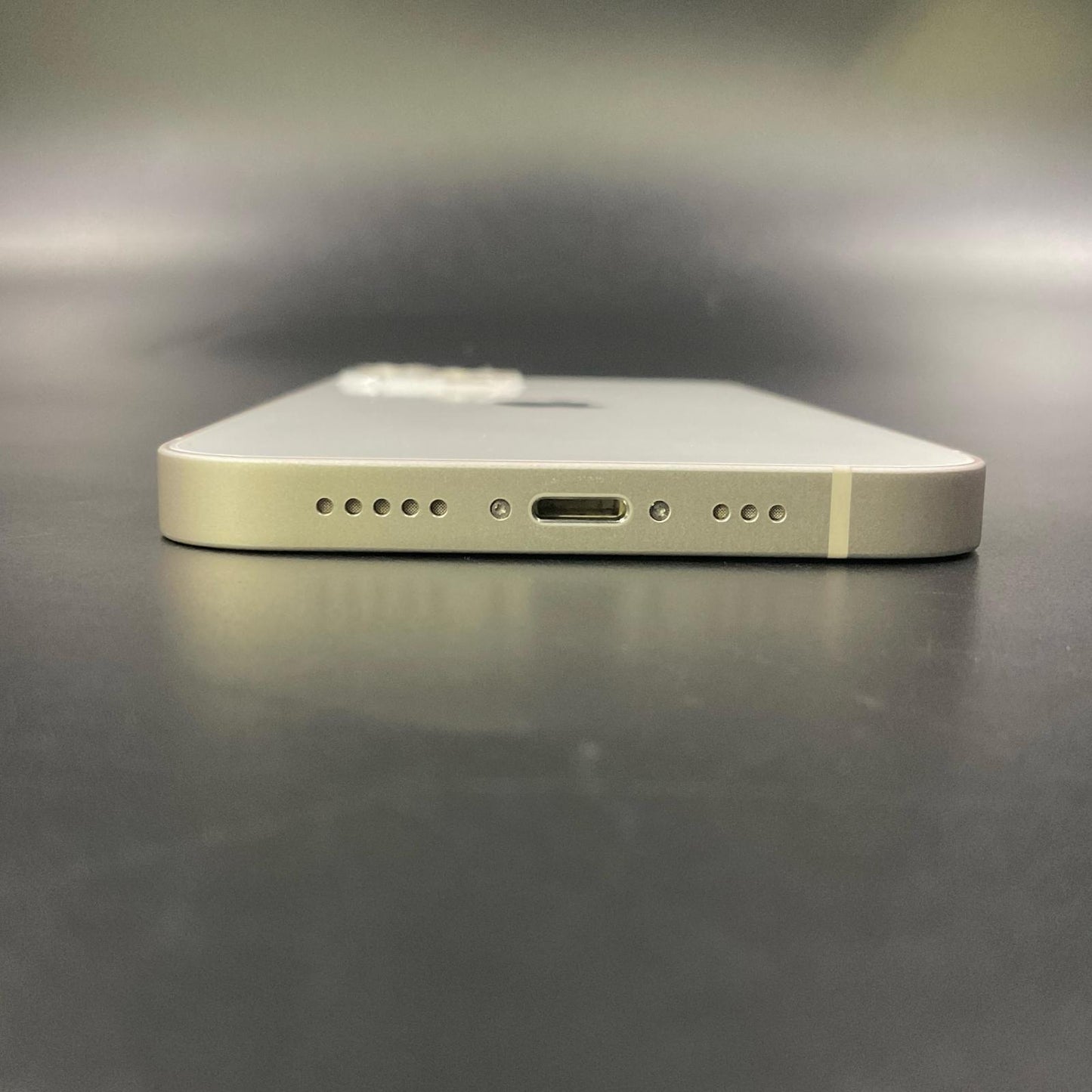 【全額返金保証】【最速発送】Apple iPhone iPhone 13 256GB スターライト au 白ロム 美品 動作確認済 100%