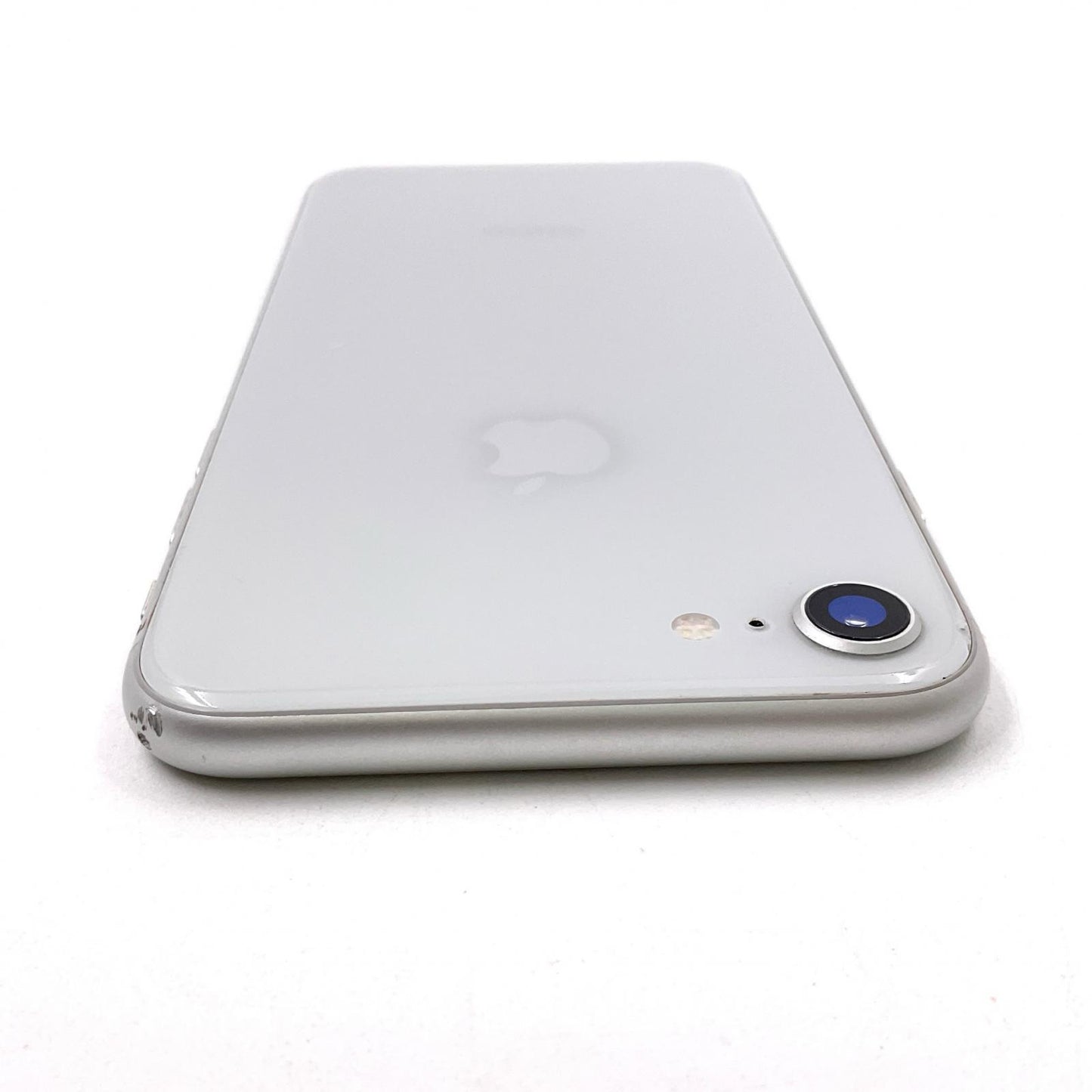 【全額返金保証】【最速発送】Apple iPhone iPhone 8 64GB シルバー au 白ロム 動作確認済 82%