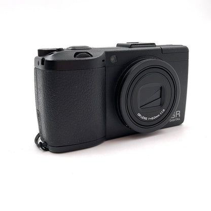【全額返金保証】【最速発送】RICOH コンパクトデジタルカメラ GR DIGITAL III 超美品 動作確認済