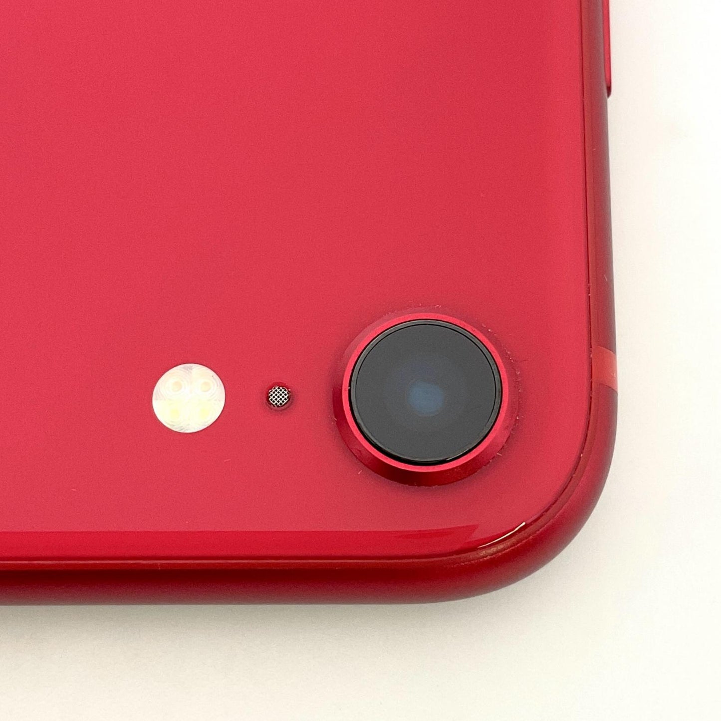 【全額返金保証】【最速発送】Apple iPhone iPhone SE（第2世代） 64GB (PRODUCT)RED docomo 白ロム 動作確認済 77%