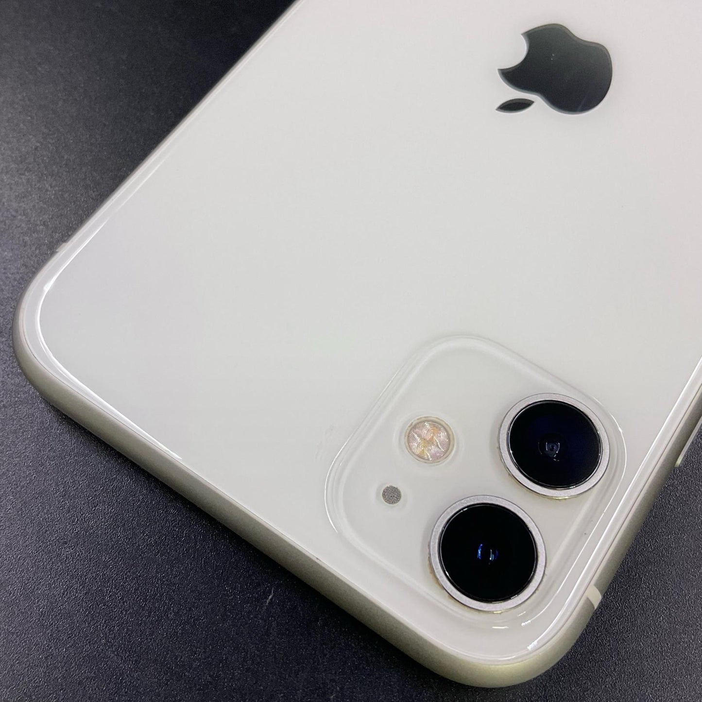 【全額返金保証】【最速発送】Apple iPhone iPhone 11 128GB ホワイト Softbank 白ロム 動作確認済 74%